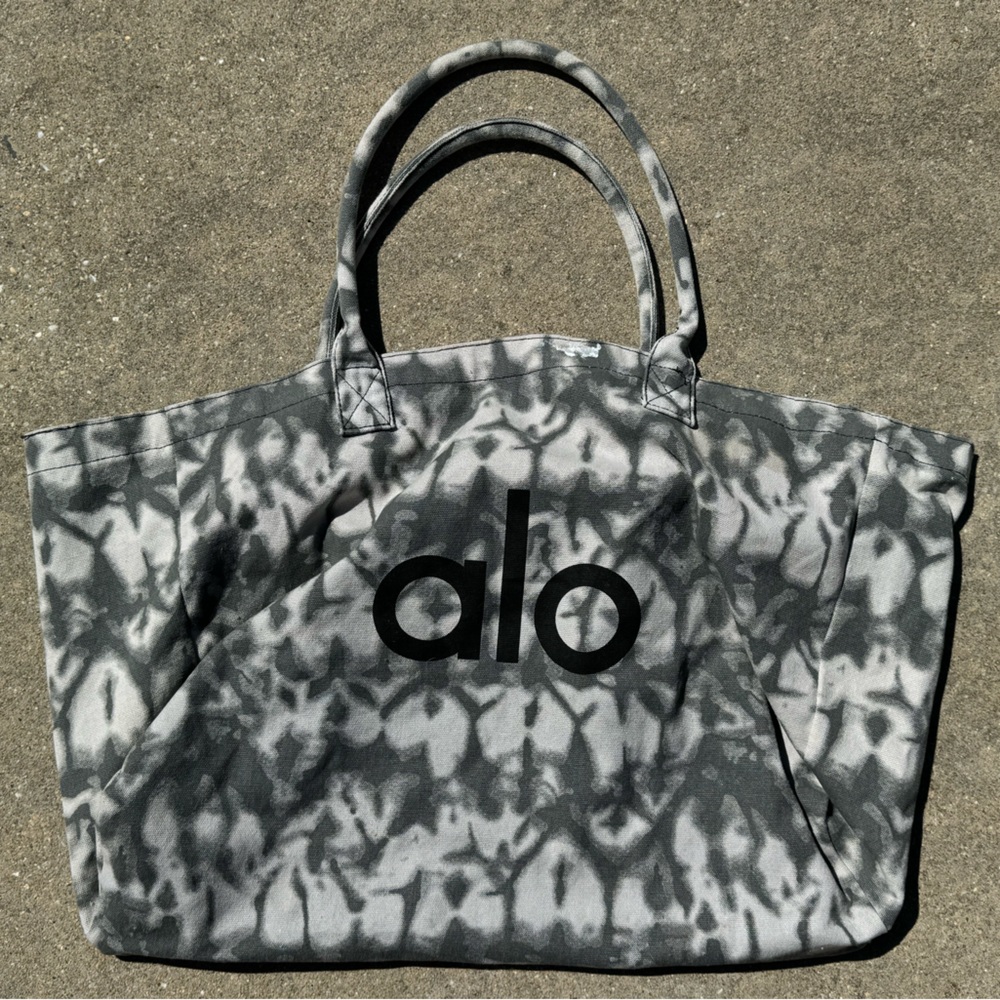 Alo tote bag